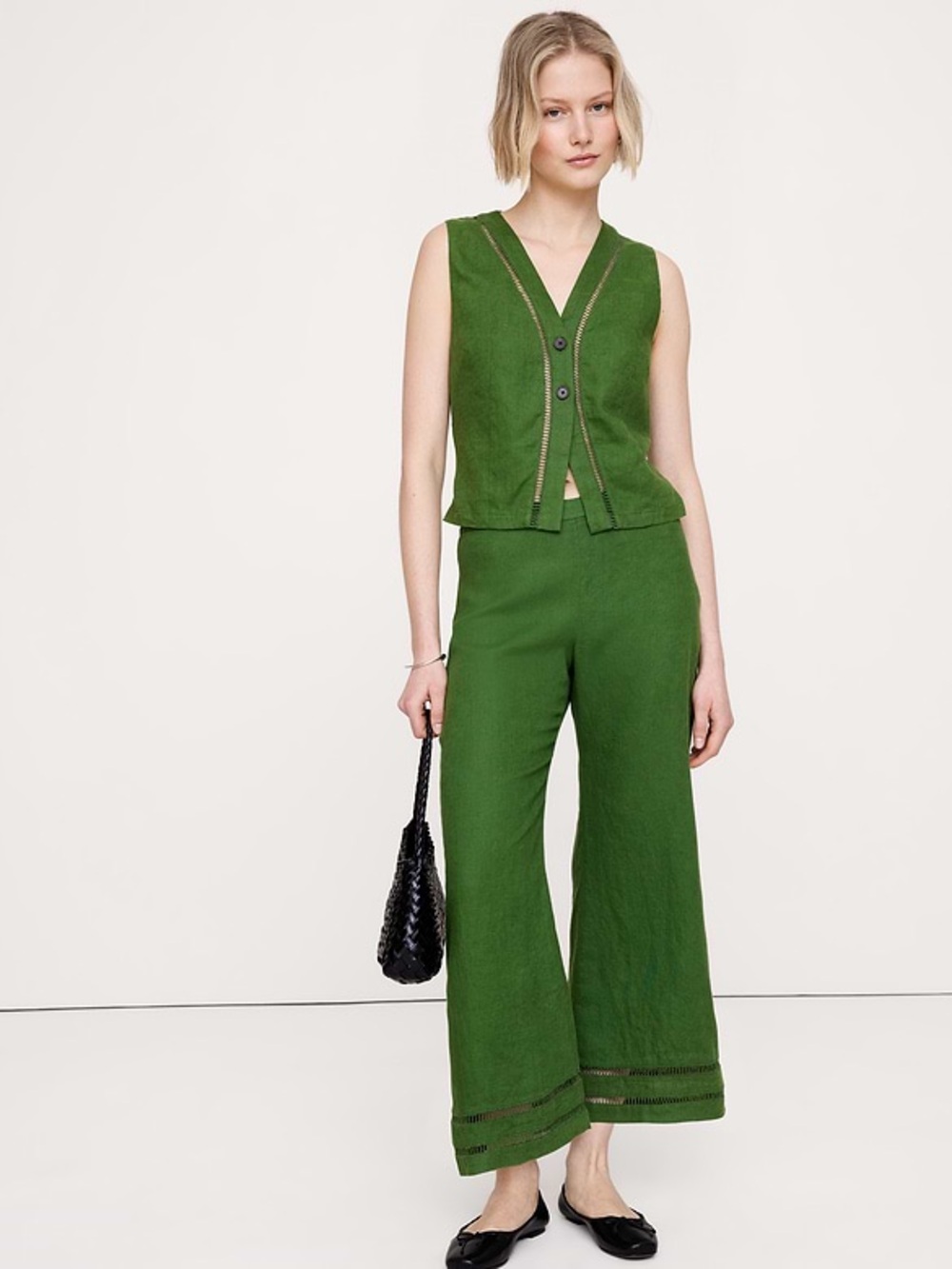 BANANA REPUBLIC MID-RISE KICK-FLARE LINEN ANKLE PANT